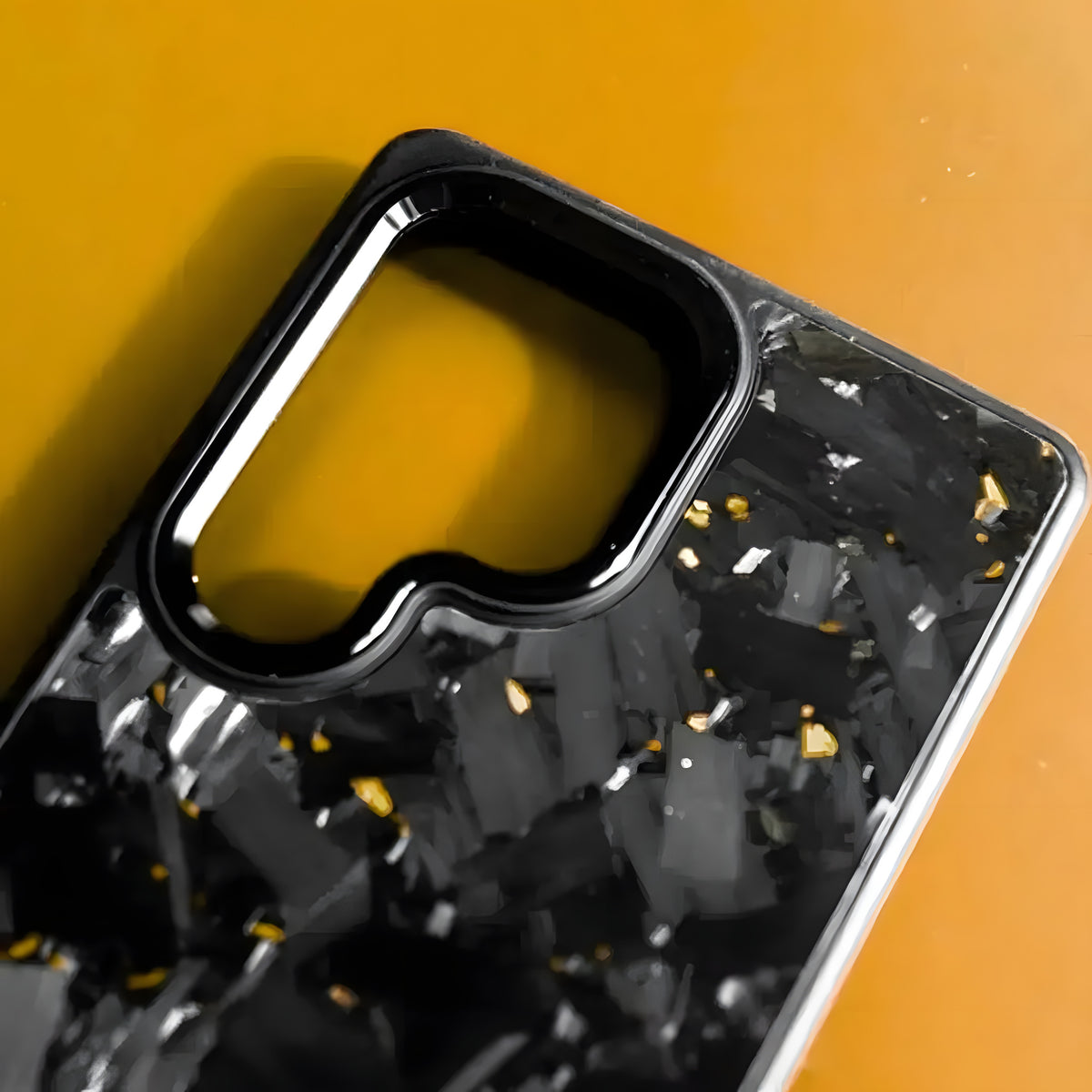 Samsung Galaxy Dövme Karbon Kılıf V2 – Dövme Karbon Altın | KarbonExe